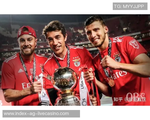 波尔图与加拉的激烈对决揭示足球战术与团队协作的完美结合